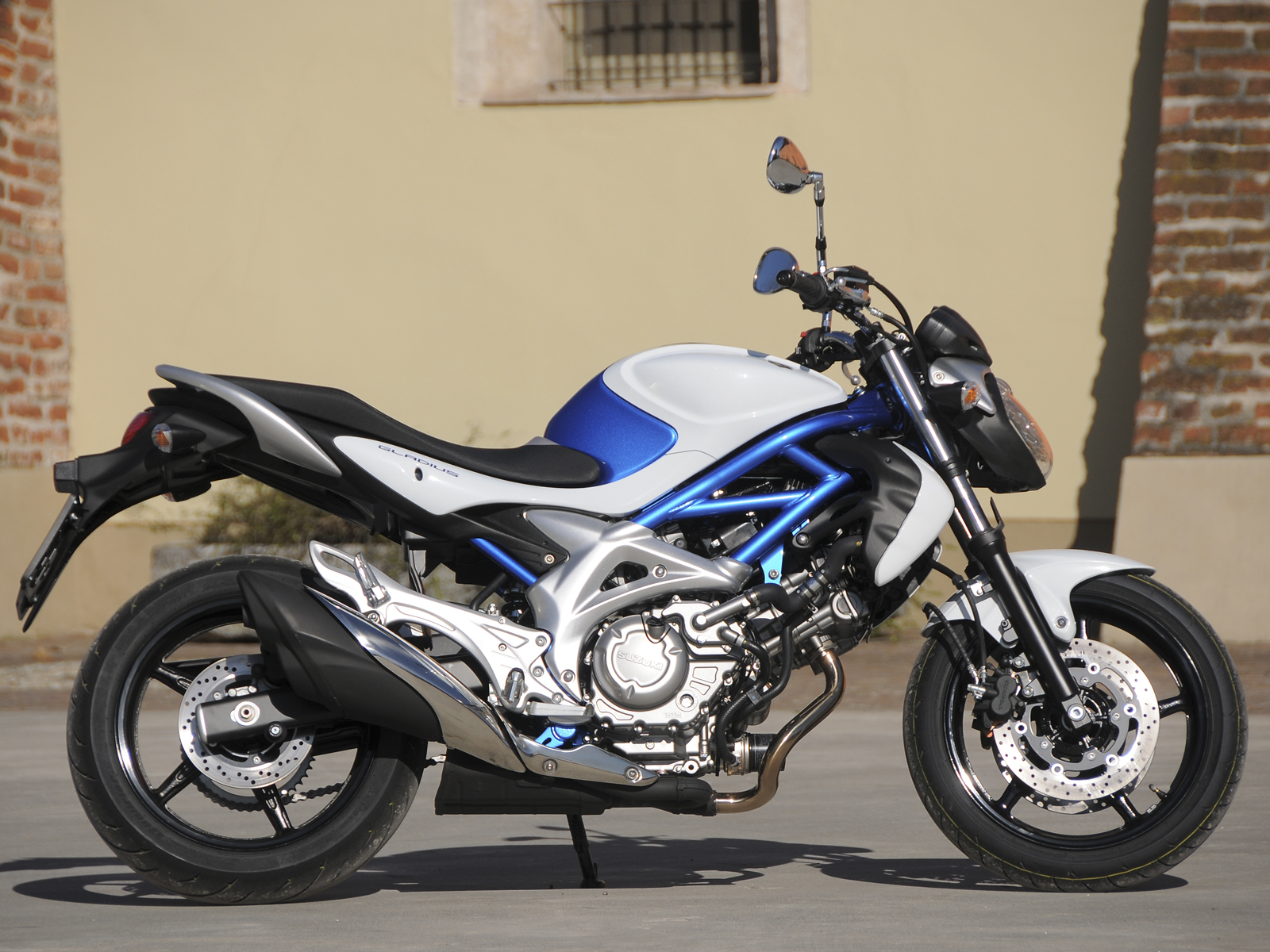 Suzuki sv 400 gladius